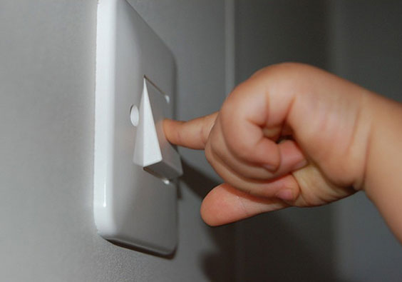 Image: http://mitrarenov.com/cdn/images/image_folder/0dfba8b052c0c16fcc25ff198d35eaca.jpg matikan lampu